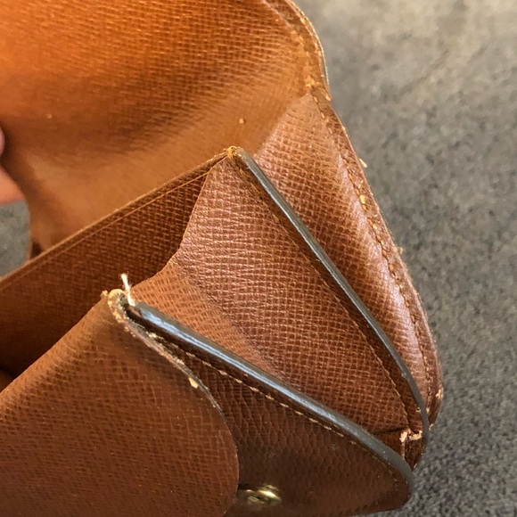 GENUINE LOUIS VUITTON Monogram Coin case - Picture 7 of 16